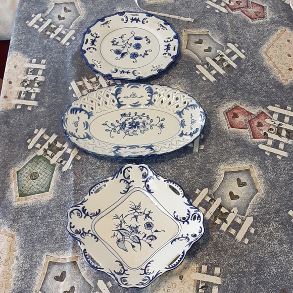 Vintage Other - Bundle of 3 decorative plates